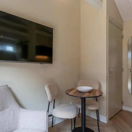 Prázdninový dům Beautiful On The Village Square