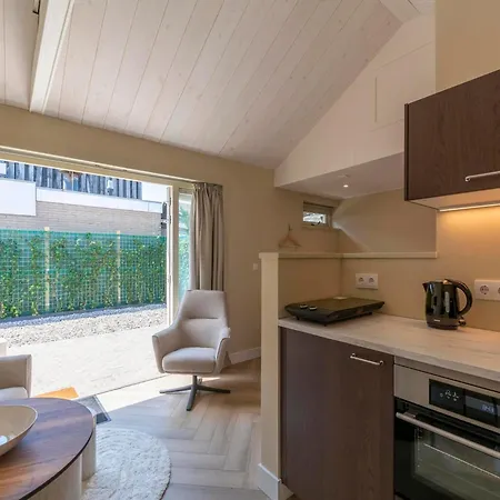 Prázdninový dům Beautiful On The Village Square